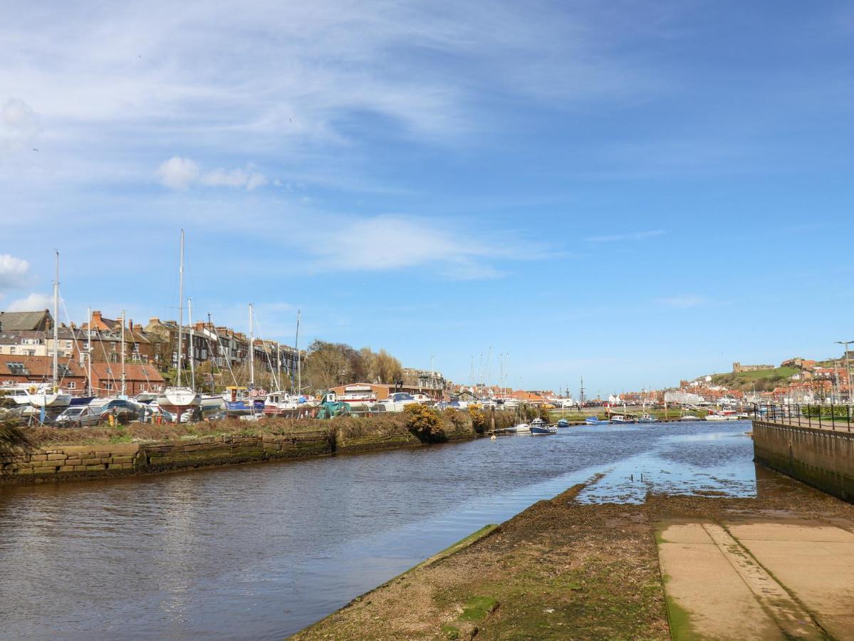Sandy Bottoms Whitby Bagian luar foto