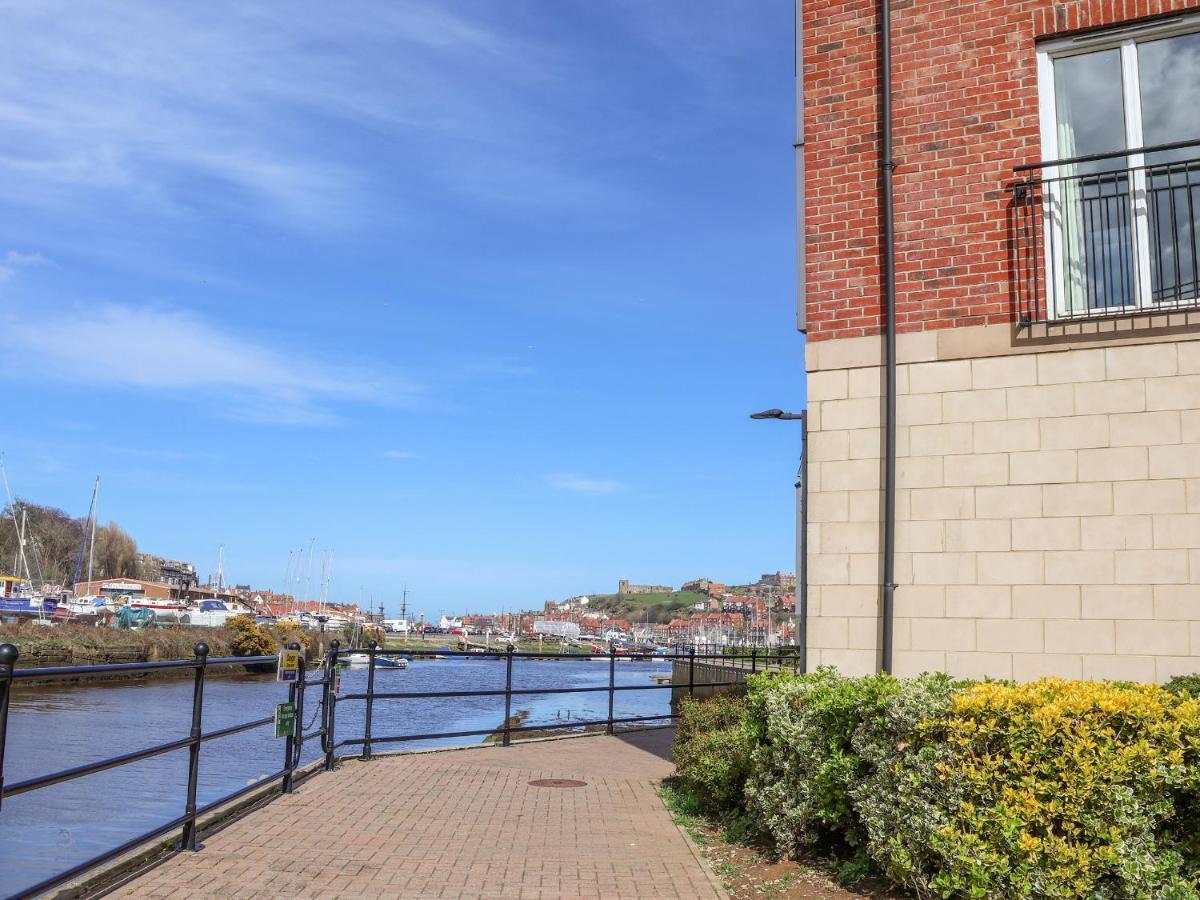 Sandy Bottoms Whitby Bagian luar foto