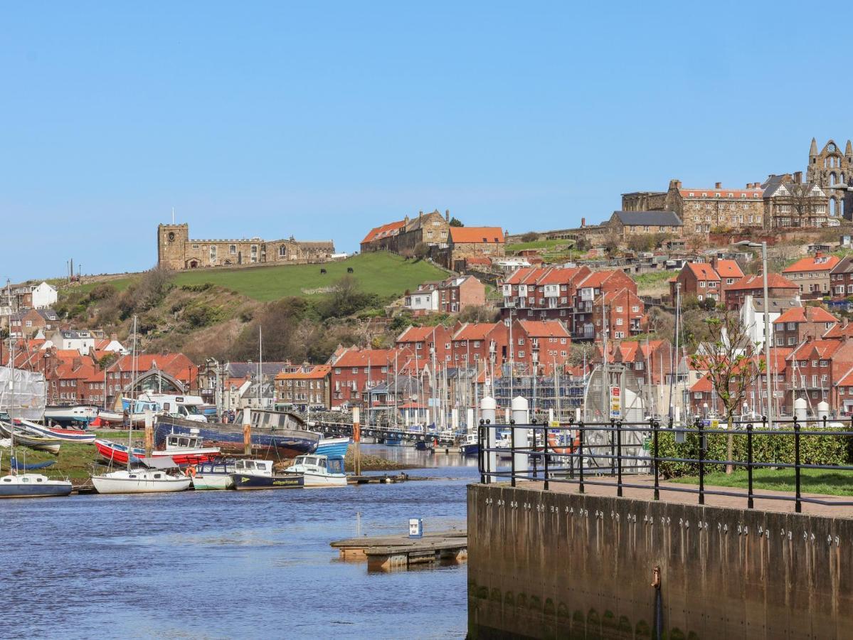 Sandy Bottoms Whitby Bagian luar foto